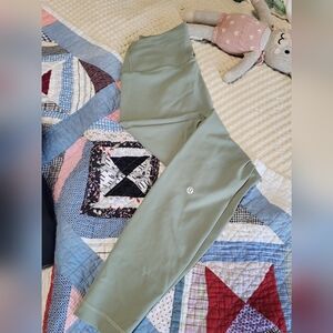 Lululemon wunder train